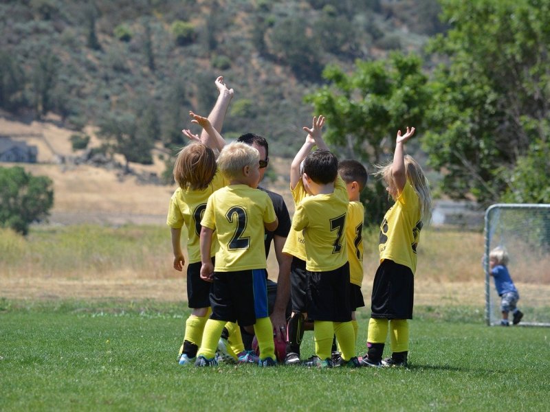 Zaczynamy – rzeczy, które rodzice powinni wiedzieć przed utworzeniem drużyny piłkarskiej dla&nbsp;dzieci